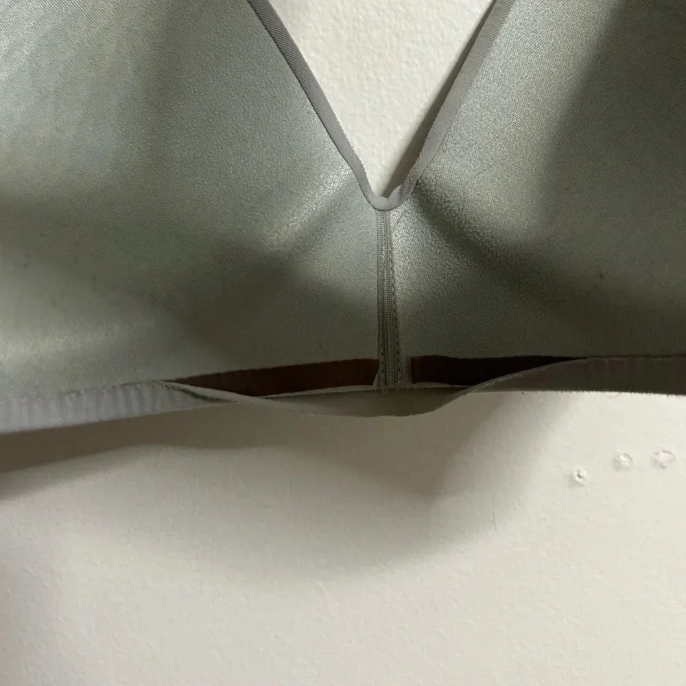 Victoria Secret Grey Criss Cross Lace Bra - Picture 3 of 4